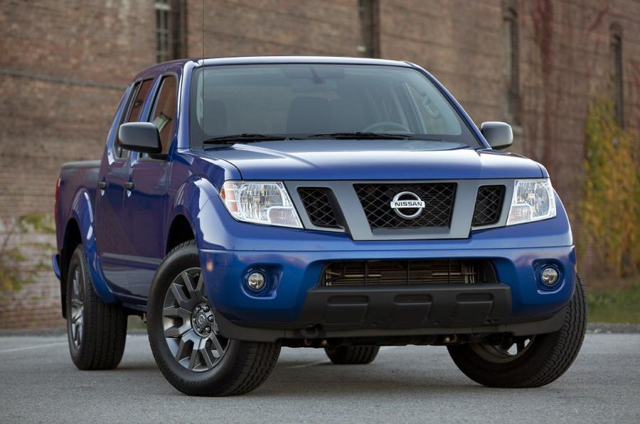  Nissan Frontier Crew Cab 4x4 2012 года  (фото 1 из 30)